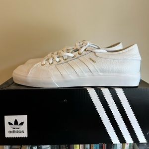 Adidas Matchcourt Miles Silvas